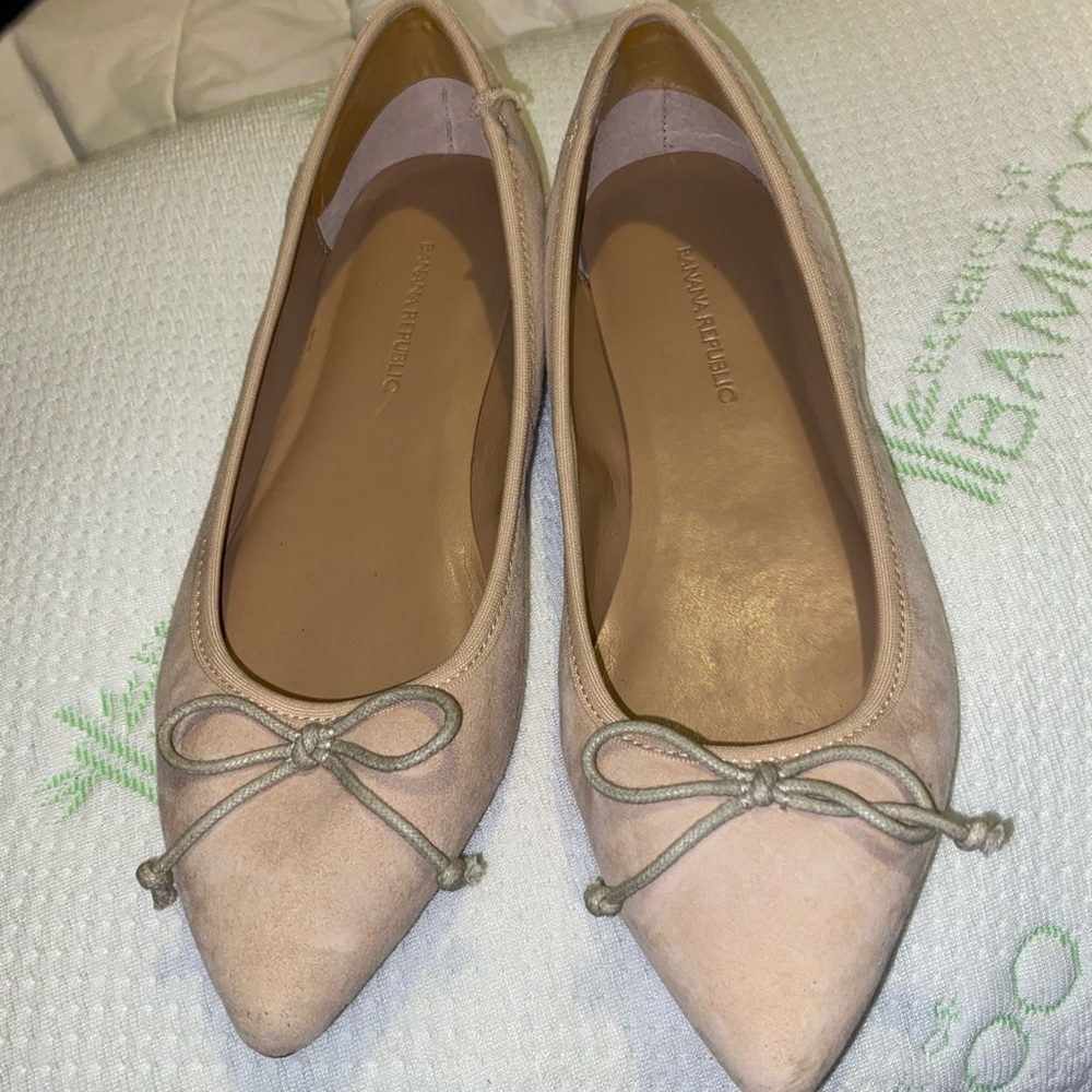 Banana Republic Flats